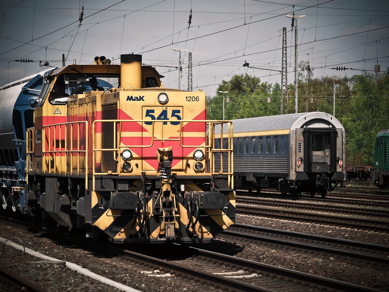 locomotive 1399080_1280